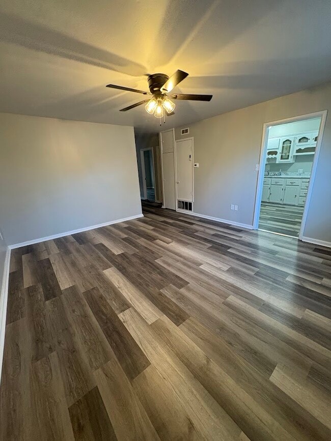 Building Photo - 240 N W Pl