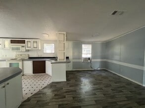 Building Photo - 104 Nathey Ave