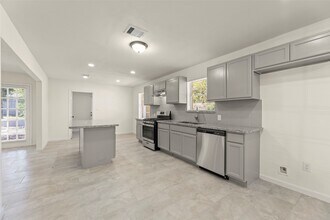 Building Photo - 22019 Kenchester Dr