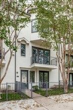 Building Photo - 4502 Holland Ave