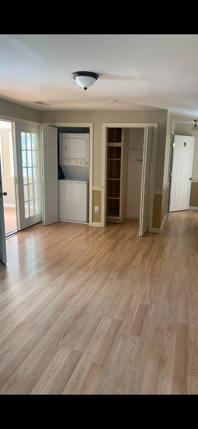 Foto del edificio - 17 Rosewood Ave