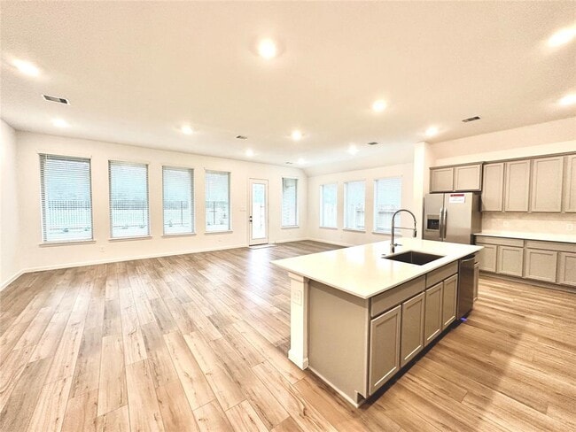 Building Photo - 18330 Tiger Flowers Dr