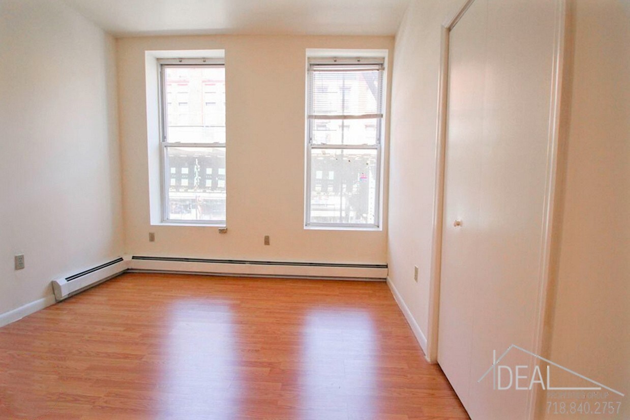 Primary Photo - 1265 Broadway