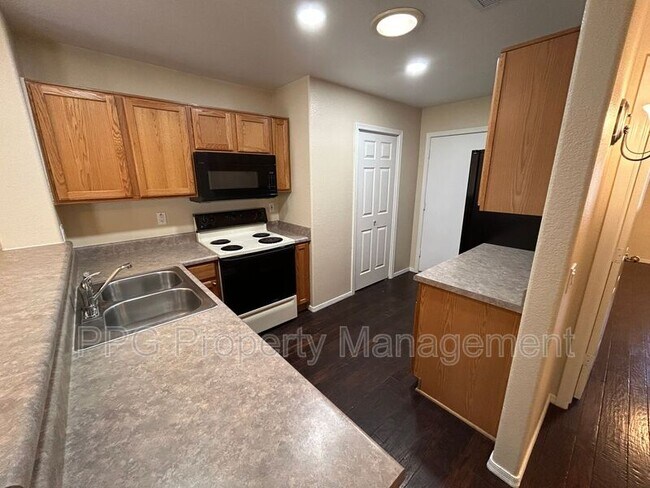 Foto del edificio - 16265 N 138th Ave