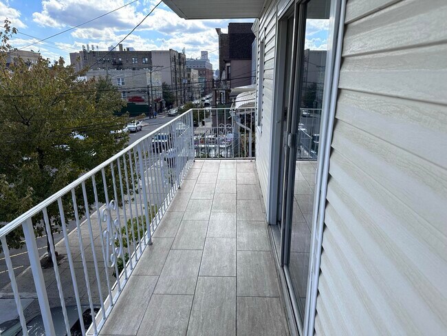 Foto del edificio - 6515 Hudson Ave