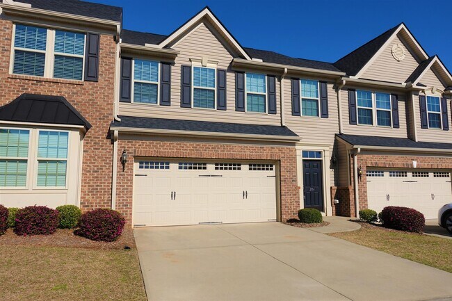 Building Photo - 204 Alderside Pl