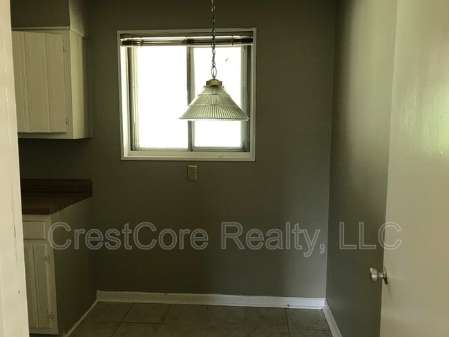 Building Photo - 4762 McCrory Ave