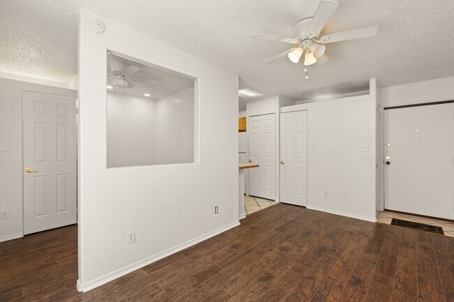 Foto del edificio - 2800 Vail Ave SE