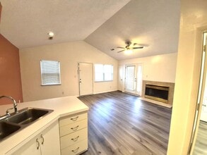 Building Photo - 12762 Saint James Pl