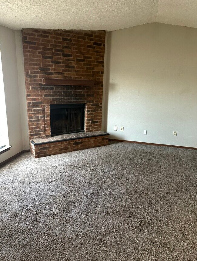 Foto del edificio - 1019 Acacia Cir