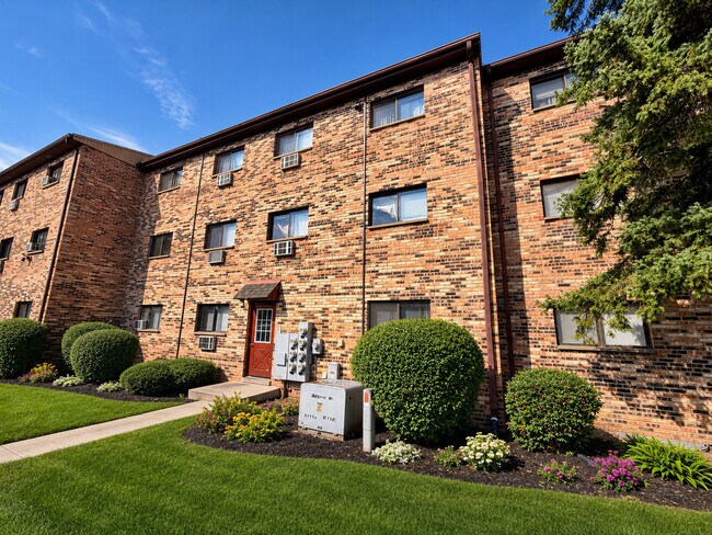Foto del edificio - 1510 N Silver Ln