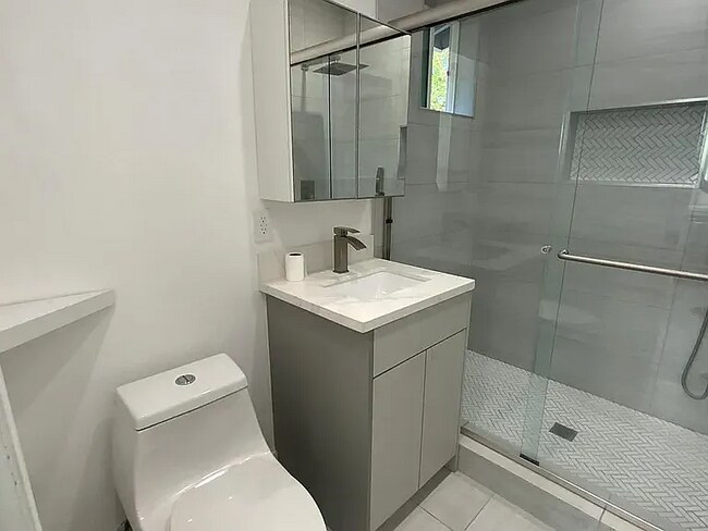 Foto del edificio - 6546 Bobbyboyar Ave