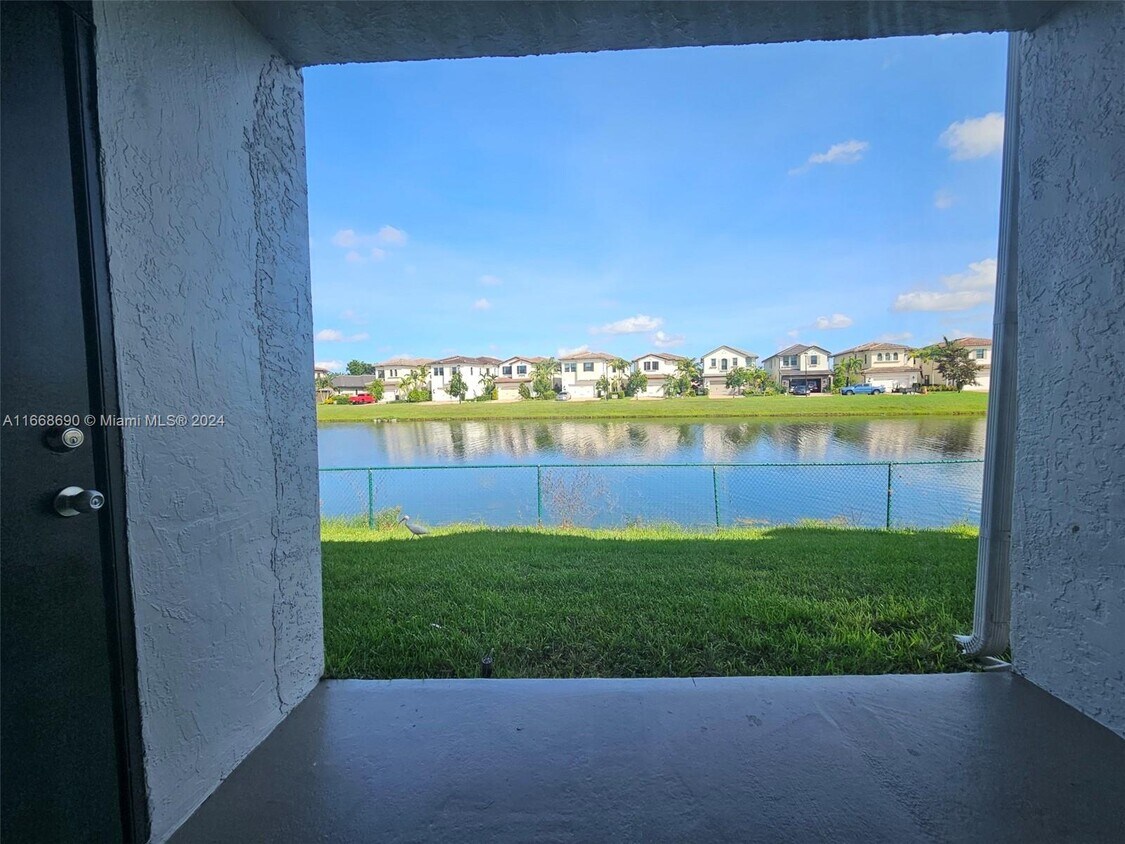 Primary Photo - 361 SW 113th Way