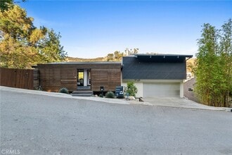 Building Photo - 2522 Zorada Dr