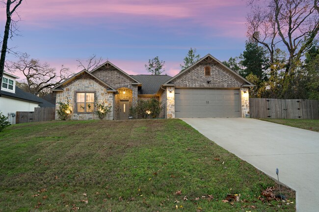 Foto del edificio - Coming Soon! Stunning 3 Bedroom 2 Bath Rental Near Lake Palestine! Bullard ISD!