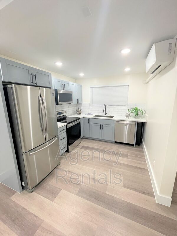 Foto del edificio - 3036 Monsarrat Ave