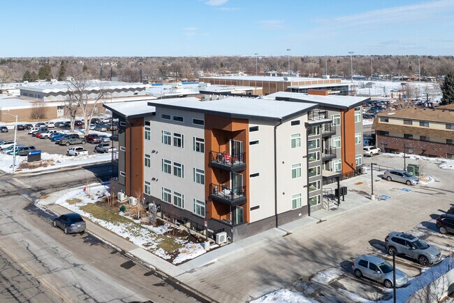 Building Photo - 922 Sunset St