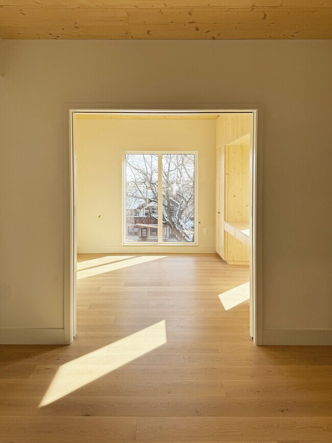 Foto del edificio - 517 W Main St