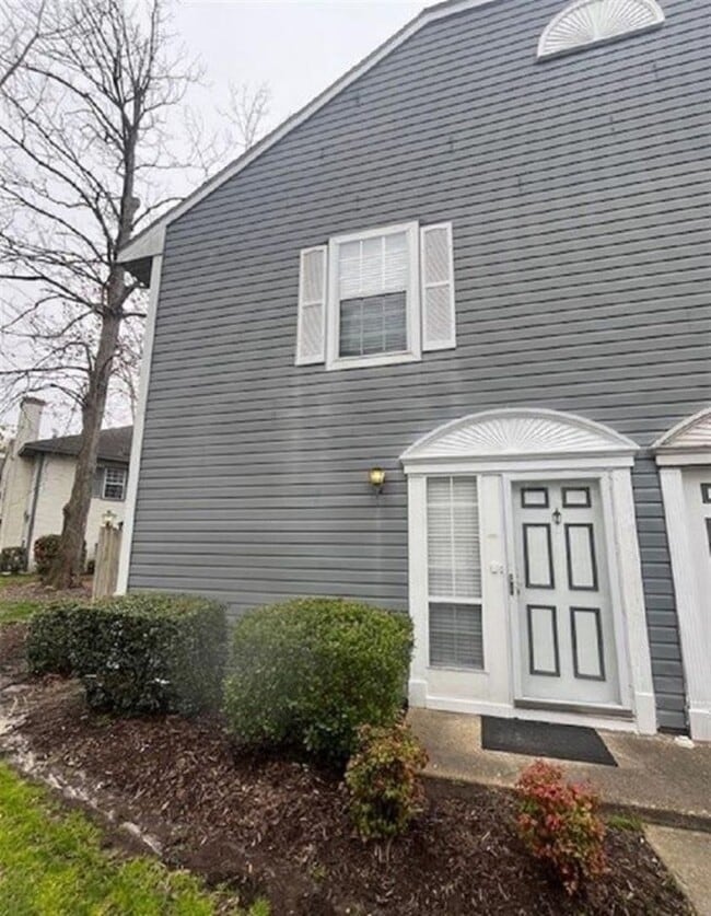 Building Photo - 315 Ferdinand Cir