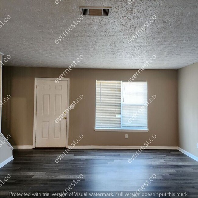 Building Photo - 402 Bainbridge Dr