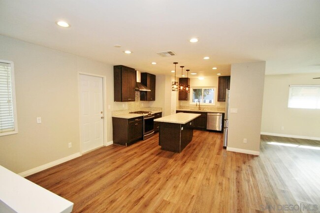 Building Photo - 15170 Andorra Way
