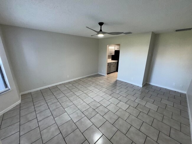 Foto del edificio - 4110 Maine St