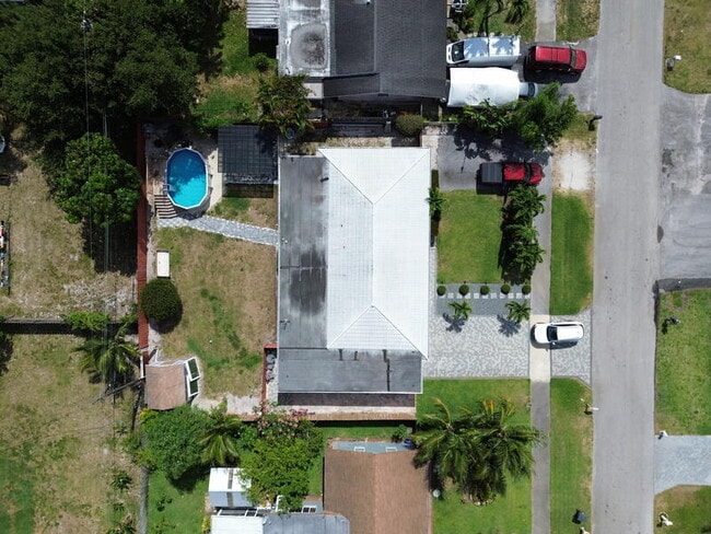 Building Photo - 4171 Waterway Dr