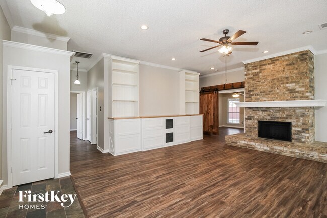 Building Photo - 2804 Pinnacle Dr