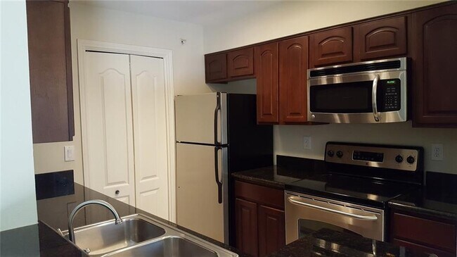 Foto del edificio - 6000 Shepherd Mountain Cove