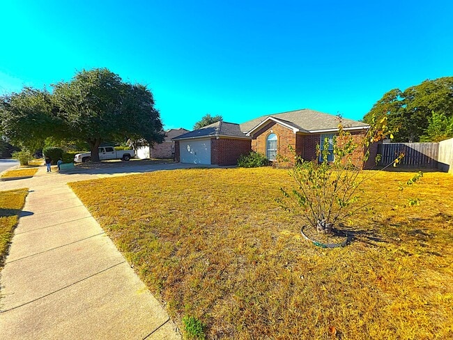 Building Photo - 3323 Mugsy Dr