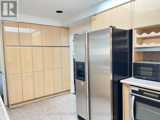 Building Photo - 39 Dallington Dr