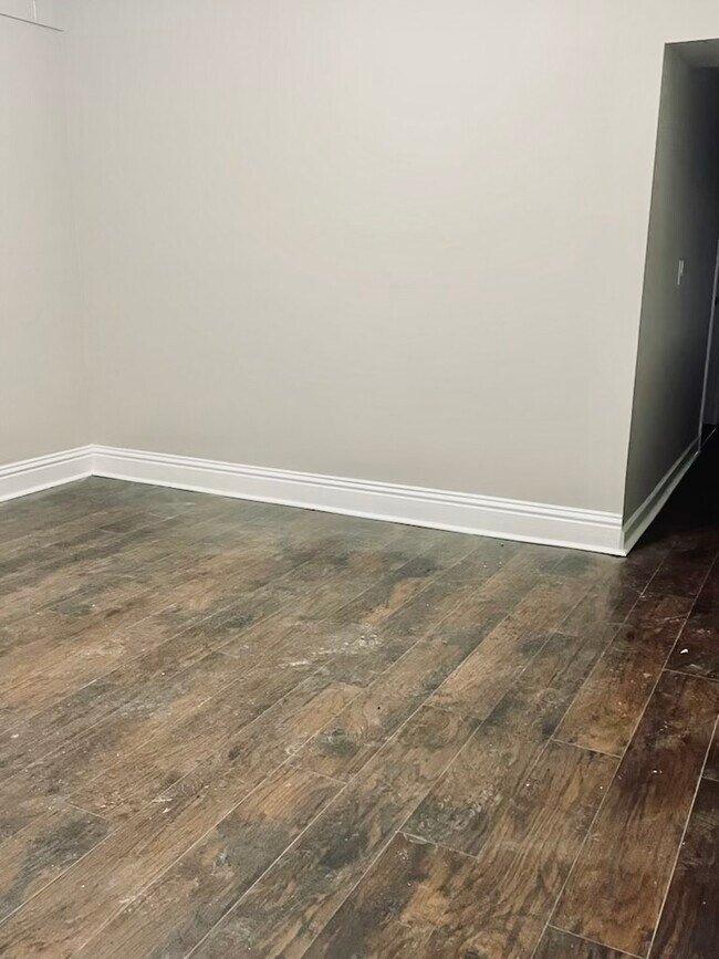 Building Photo - 1136 S 15th St