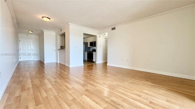 Foto del edificio - 900 SW 8th St
