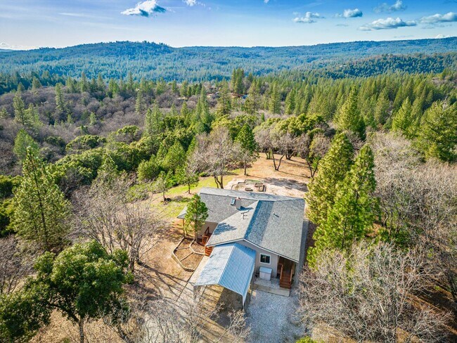 Building Photo - Located just minutes from Peninsula Campgr...
