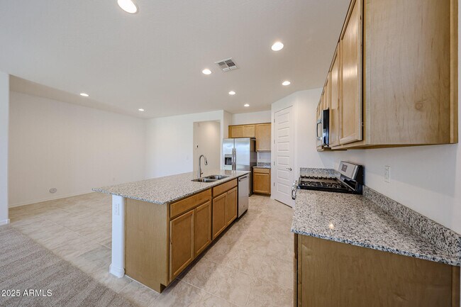 Foto del edificio - 25183 N 172nd Dr