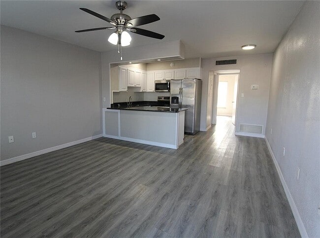 Building Photo - 1860 Phillippi Shores Dr