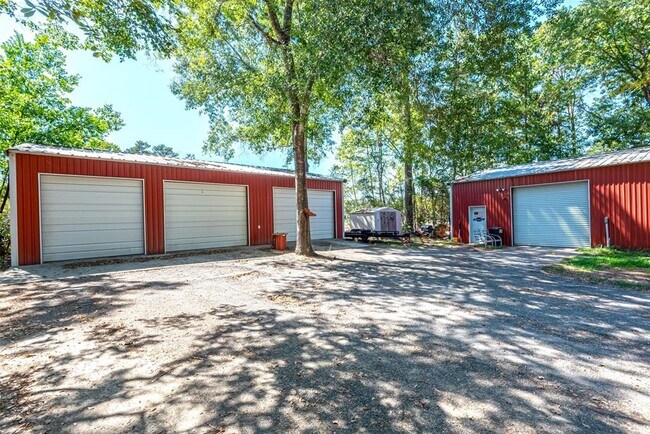 Foto del edificio - 40025 Mill Creek Rd