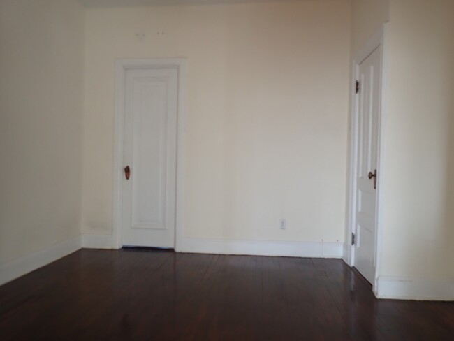 Building Photo - 183 Lincoln Rd