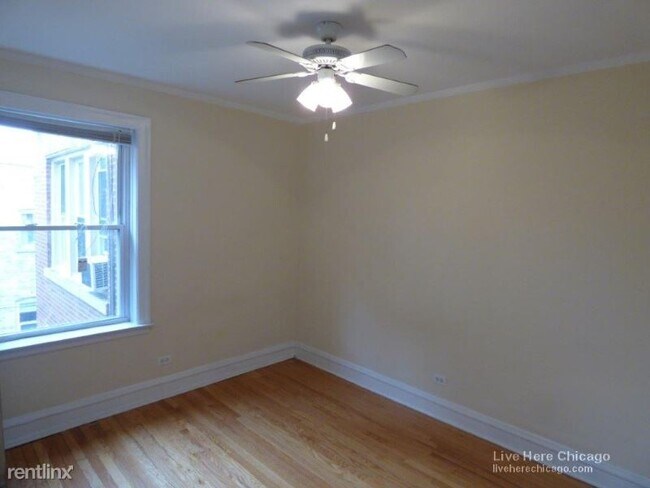 Foto del edificio - 2923 N Sacramento Ave