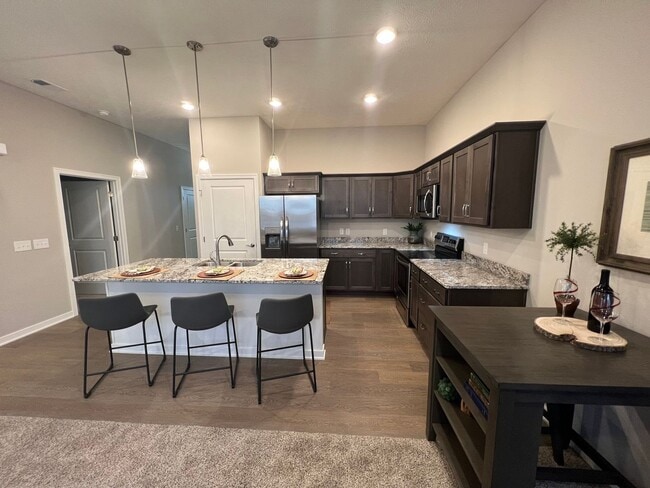 Foto del edificio - 1803 Hillcrest Dr