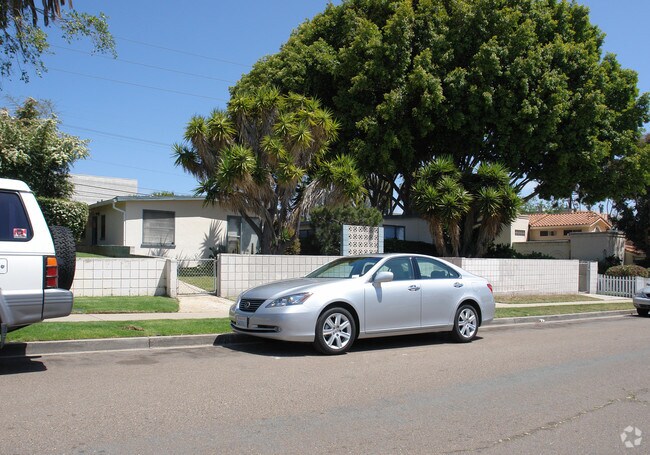 Building Photo - 2014-2024 Hornblend St