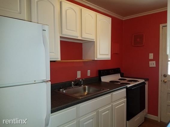Building Photo - 1 br, 1 bath  - 703 Daniels St Apt D
