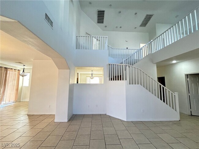 Foto del edificio - 179 Flying Hills Ave