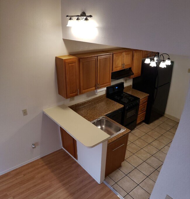 Foto del edificio - Cute 2BD/1BA unit FOR RENT on Wellington St.
