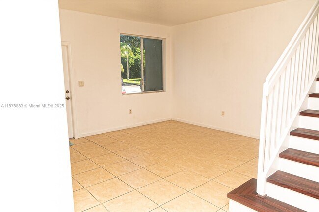 Building Photo - 1484 SE 24th Ct