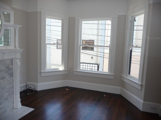 Living Room - 217 Dore St