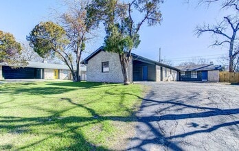 Building Photo - 5703 Gloucester Ln