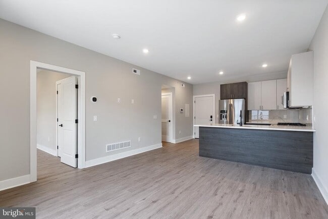 Foto del edificio - 408 N Front St