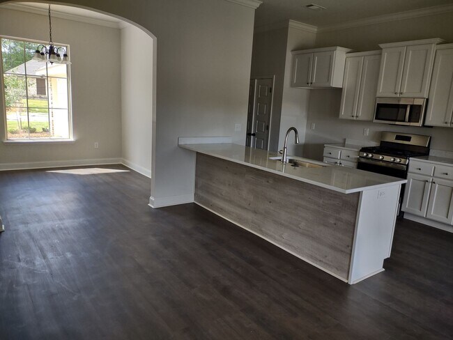 Foto del edificio - 464 Silver Hill Dr