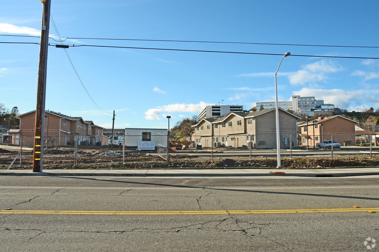 Primary Photo - Linden Apartments